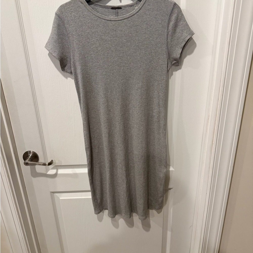 NWOT Elie Tahari Gray Short Sleeve Midi Dress